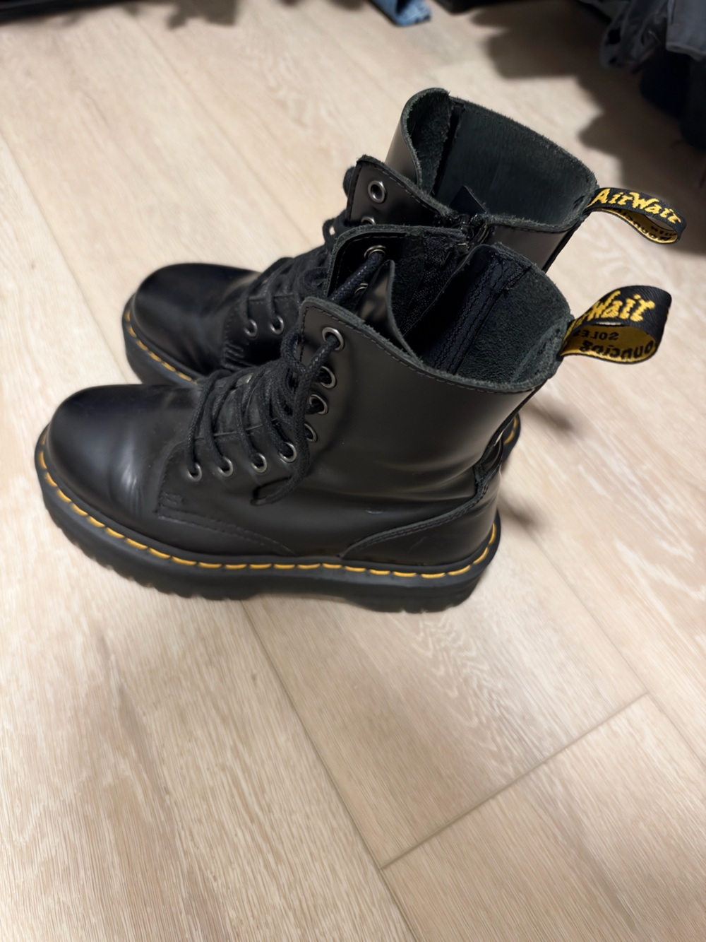 DOC MARTENS - Picture 2 of 6